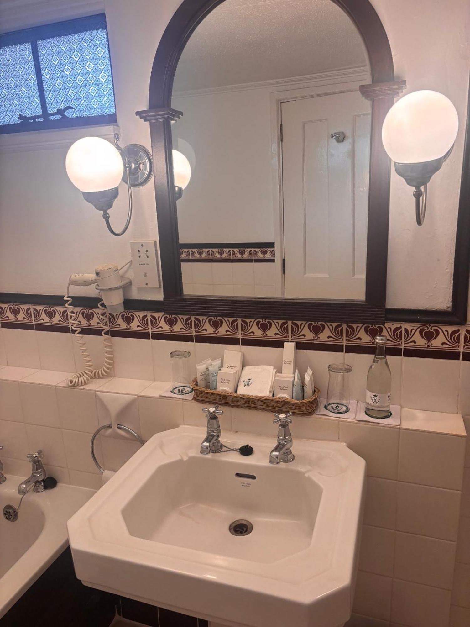 Deluxe King Room,1697997773:JPEG